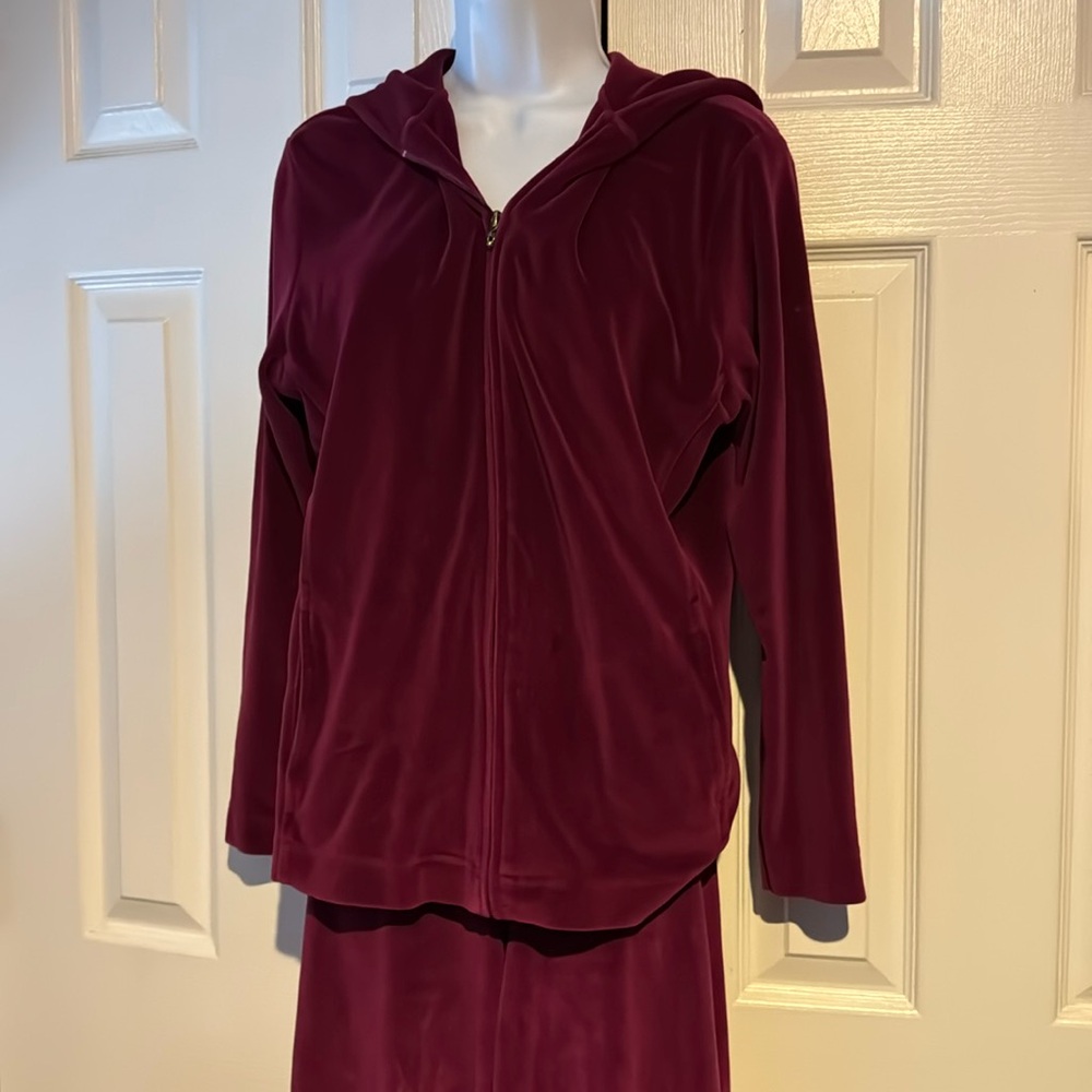 Raspberry velvet set - Picture 1 of 6